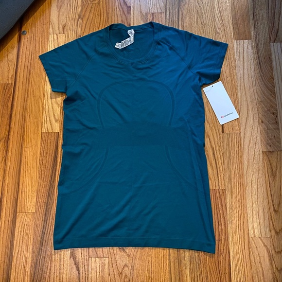 lululemon athletica Tops - Lululemon NWT Swiftly Tech SS Crew LGUN/LGUN 12